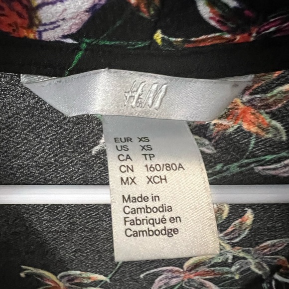 H&M Women’s Black Floral Dress - Picture 3 of 6
